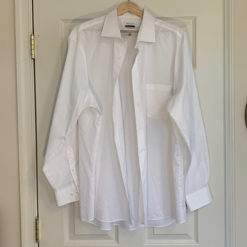 White Van Heusen mens dress shirt